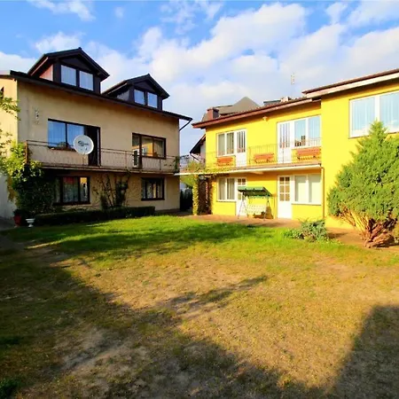 ゲストハウス Nella - Goscinne オストロボ